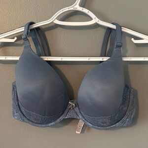 Victoria’s Secret Lined Perfect Coverage Bra 32 DD lightly